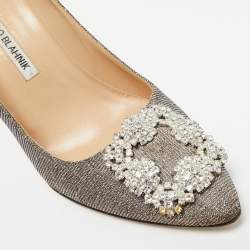 مملوكة مسبقًا Manolo Blahnik Gold Metallic Lurex Fabric Hangisi Pumps Size 38.5