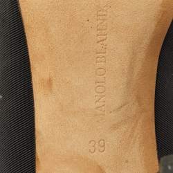 Pre Owned حذاء كعب عالي مانولو ب لانيك قماش أسود مزخرف ورد مقاس 39