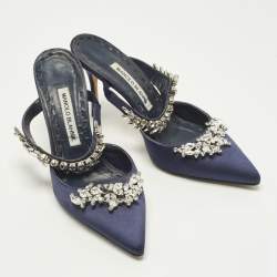 مملوكة مسبقًا Manolo Blahnik Lurum Size 37.5 Navy Blue Satin Heel Mules