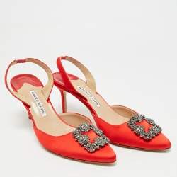 Pre Owned حذاء كعب عالي مانولو بلانيك هانغيسي ساتان أحمر بحزام خلفي مقاس 42