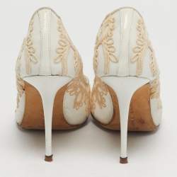 مملوكة مسبقًا Manolo Blahnik Salola Size 35.5 White Mesh Pumps
