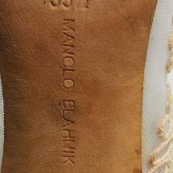 مملوكة مسبقًا Manolo Blahnik Salola Size 35.5 White Mesh Pumps