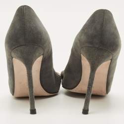 مملوكة مسبقًا Manolo Blahnik Bipunta Size 39 Grey Patent Leather and Suede Pumps