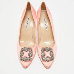 مملوكة مسبقًا حذاء كعب عالي مانولو بلانيك هانقيسي ساتان زهري مقاس 40