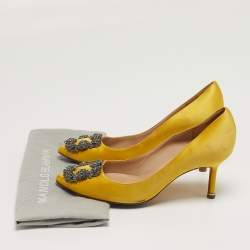 مملوكة مسبقًا Manolo Blahnik Hangisi Size 35.5 Yellow Satin Pumps