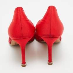 مملوكة مسبقًا Manolo Blahnik Hangisi Size 36 Red Canvas and Lace Pumps