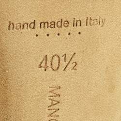 مملوكة مسبقًا Manolo Blahnik Size 40.5 Beige Satin Pearl Embellished Pumps