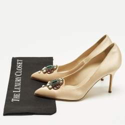 مملوكة مسبقًا Manolo Blahnik Size 40.5 Beige Satin Pearl Embellished Pumps