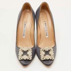 مملوكة مسبقًا Manolo Blahnik Hangisi Size 36.5 Dark Grey Satin Crystal Embellished Pumps