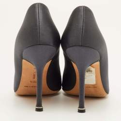 مملوكة مسبقًا Manolo Blahnik Hangisi Size 36.5 Dark Grey Satin Crystal Embellished Pumps
