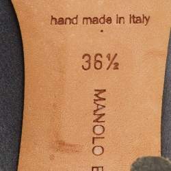 مملوكة مسبقًا Manolo Blahnik Hangisi Size 36.5 Dark Grey Satin Crystal Embellished Pumps