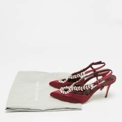 Pre Owned  صندل مانولو بلانيك لوروم ساتان لامع مزين بالكريستال عنابي مقاس 38.5