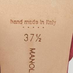 Pre Owned  صندل مانولو بلانيك لوروم ساتان لامع مزين بالكريستال عنابي مقاس 38.5