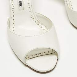 مملوكة مسبقًا Manolo Blahnik Jadarona Size 39 White Leather Slide Sandals