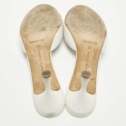 مملوكة مسبقًا Manolo Blahnik Jadarona Size 39 White Leather Slide Sandals