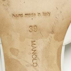 مملوكة مسبقًا Manolo Blahnik Jadarona Size 39 White Leather Slide Sandals