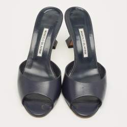 مملوكة مسبقًا Manolo Blahnik Jadarona Size 39 Navy Blue Leather Mules