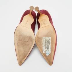 مملوكة مسبقًا حذاء كعب عالي مانولو بلانيك مقدمة مدببة زخرفة نجوم ساتان عنابي مقاس 36