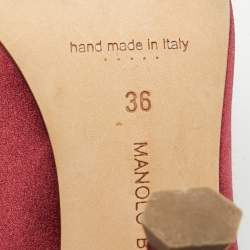 مملوكة مسبقًا حذاء كعب عالي مانولو بلانيك مقدمة مدببة زخرفة نجوم ساتان عنابي مقاس 36