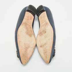 Pre Owned حذاء باليرينا فلات مانولو بلانيك هانغيسي مزخرف كريستال ساتان رمادي مقاس 38