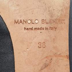 Pre Owned حذاء باليرينا فلات مانولو بلانيك هانغيسي مزخرف كريستال ساتان رمادي مقاس 38