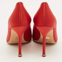 Pre Owned Manolo Blahnik Hangisi Size 38.5 Red Satin Pumps