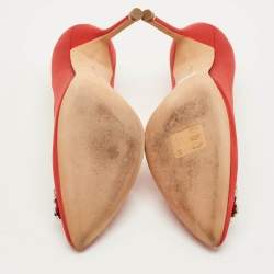 Pre Owned Manolo Blahnik Hangisi Size 38.5 Red Satin Pumps