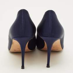 مملوكة مسبقًا Manolo Blahnik Nadira Size 38.5 Navy Blue Satin Crystal Embellished Pumps