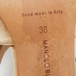 مملوكة مسبقًا زحافات مانولو بلانيك لوروم ساتان بيج مزينة بالكريستال مقاس 38