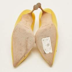 Pre Owned Manolo Blahnik Mamey Size 37.5 Yellow Satin Pointed Teo Pumps