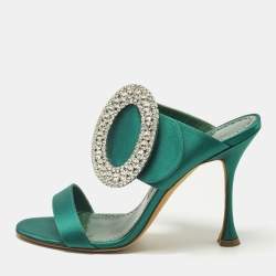 مملوكة مسبقًا Manolo Blahnik Fibiona Size 38.5 Green Satin Crystal embellished Slide Sandals