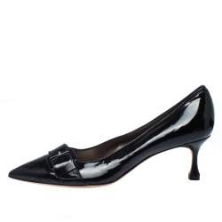 Pre Owned حذاء كعب عالي مانولو بلانيك مقدمة مدببة بإبزيم جلد لامع اسود مقاس 38