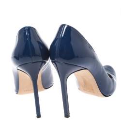 Pre Owned حذاء كعب عالي مانولو بلانيك "بي بي" جلد لامع أزرق مقاس 39