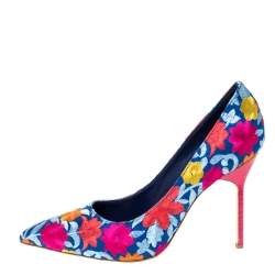 Pre Owned حذاء كعب عالي مانولو بلانيك كانفاس متعدد الألوان مزين بطبعات زهور مدبب مقاس 39