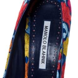 Pre Owned حذاء كعب عالي مانولو بلانيك كانفاس متعدد الألوان مزين بطبعات زهور مدبب مقاس 39