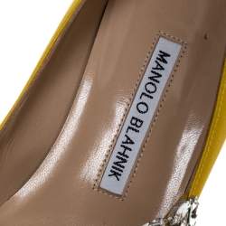 Pre Owned حذاء كعب عالي مانولو بلانيك "ناديرا" مزخرف بكريستال و بمقدمة مدببة ساتان أصفر مقاس 38.5