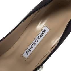 Pre Owned حذاء كعب عالى مانولو بلانيك مقدمة مدببة زخرفة كريستال ناديرا ساتان أسود مقاس 39.5