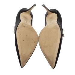 Pre Owned حذاء كعب عالى مانولو بلانيك مقدمة مدببة زخرفة كريستال ناديرا ساتان أسود مقاس 39.5