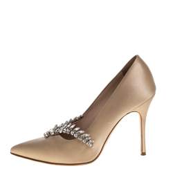 Pre Owned حذاء كعب عالى مانولو بلانيك مقدمة مدببة زخرفة كريستال ناديرا ساتان بيج مقاس 38.5  