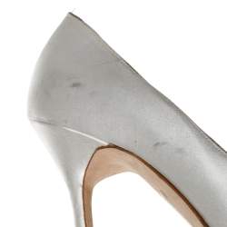 Pre Owned Manolo Blahnik White Satin Hangisi Crystal Embellished Pumps Size 39