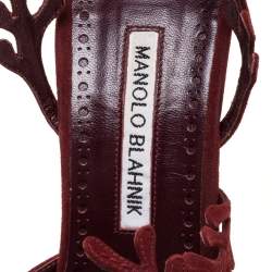 Pre Owned صندل مانولو بلانيك فتحة كعب ورقة شجر ساتان عنابي مقاس 39.5