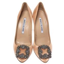 Pre Owned Manolo Blahnik Beige Satin Hangisi Crystal Embellished Pumps Size 34