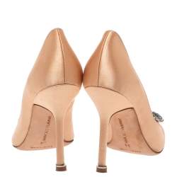 Pre Owned Manolo Blahnik Beige Satin Hangisi Crystal Embellished Pumps Size 34