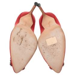 Pre Owned حذاء كعب عالي مانولو بلانيك مقدمة مدببة مزخرف كريستال هانغيسي ساتان أحمر مقاس 38