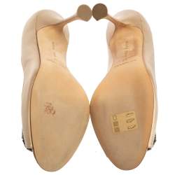 مملوكة مسبقًا حذاء كعب عالى مانولو بلانيك مقدمة مدببة ماتيك ساتان بيج مقاس 37