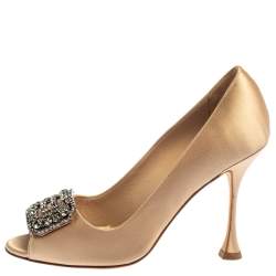 مملوكة مسبقًا حذاء كعب عالى مانولو بلانيك مقدمة مدببة ماتيك ساتان بيج مقاس 37