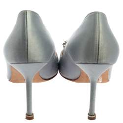 مملوكة مسبقًا Manolo Blahnik Blue Satin Hangisi Crystal Embellished Pointed Toe Pumps Size 39