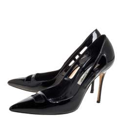مملوكة مسبقًا Manolo Blahnik Black Patent Leather Cut Out Pumps Size 39