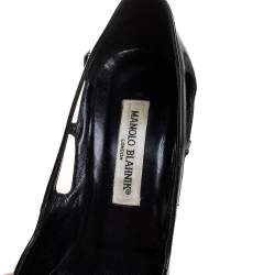 مملوكة مسبقًا Manolo Blahnik Black Patent Leather Cut Out Pumps Size 39