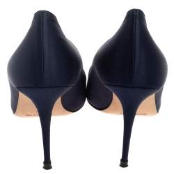 Pre Owned حذاء كعب عالى مانولو بلانيك ناديرا ساتان أزرق داكن مقاس 39